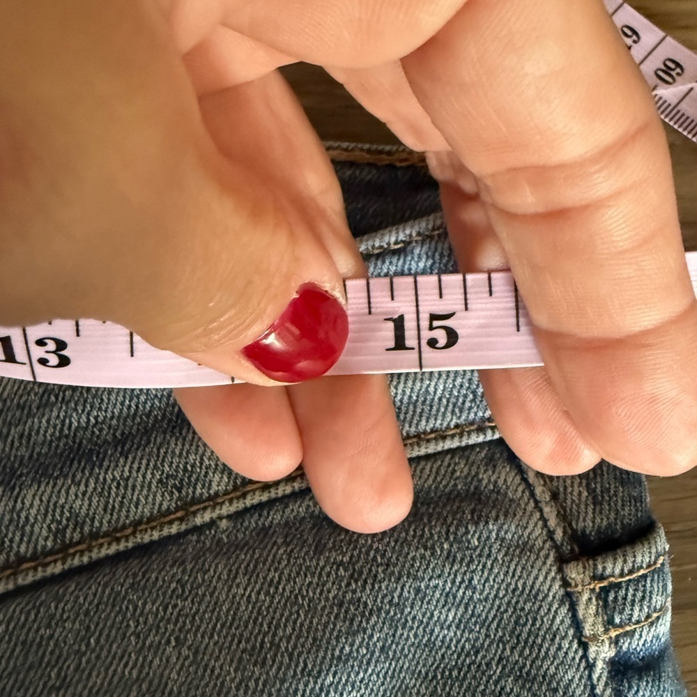 Hudson Nico Straight Jeans • Women’s size 28 - Picture 6 of 7